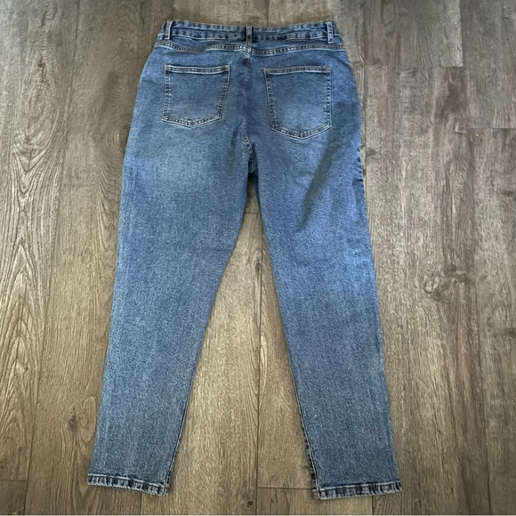 Cotton On Stretch High Rise Mom Jeans Size 12 - Picture 4 of 7